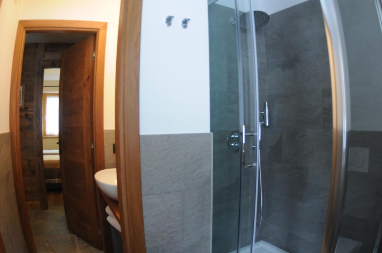 L'Abri Des Amis Hotel Courmayeur Exterior photo