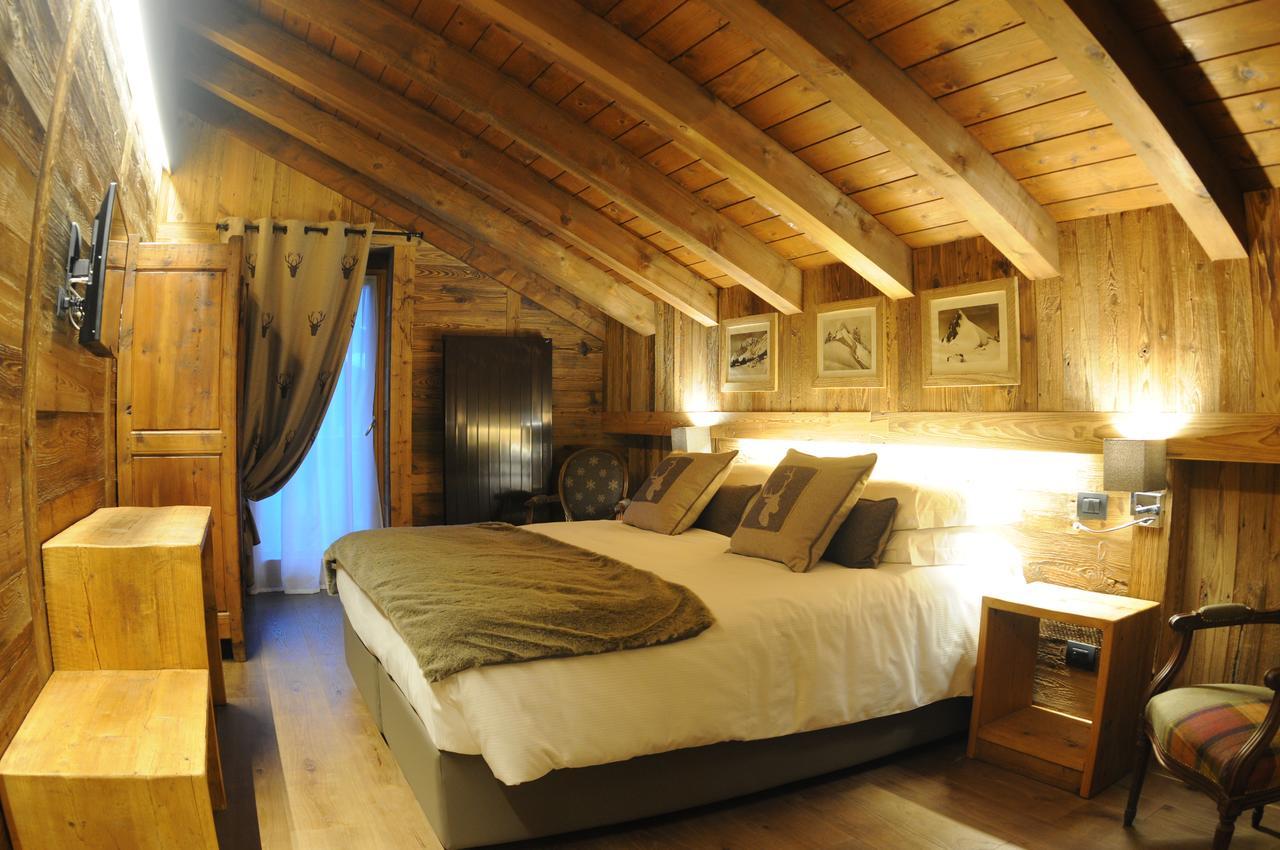 L'Abri Des Amis Hotel Courmayeur Exterior photo