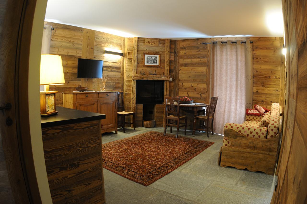 L'Abri Des Amis Hotel Courmayeur Exterior photo