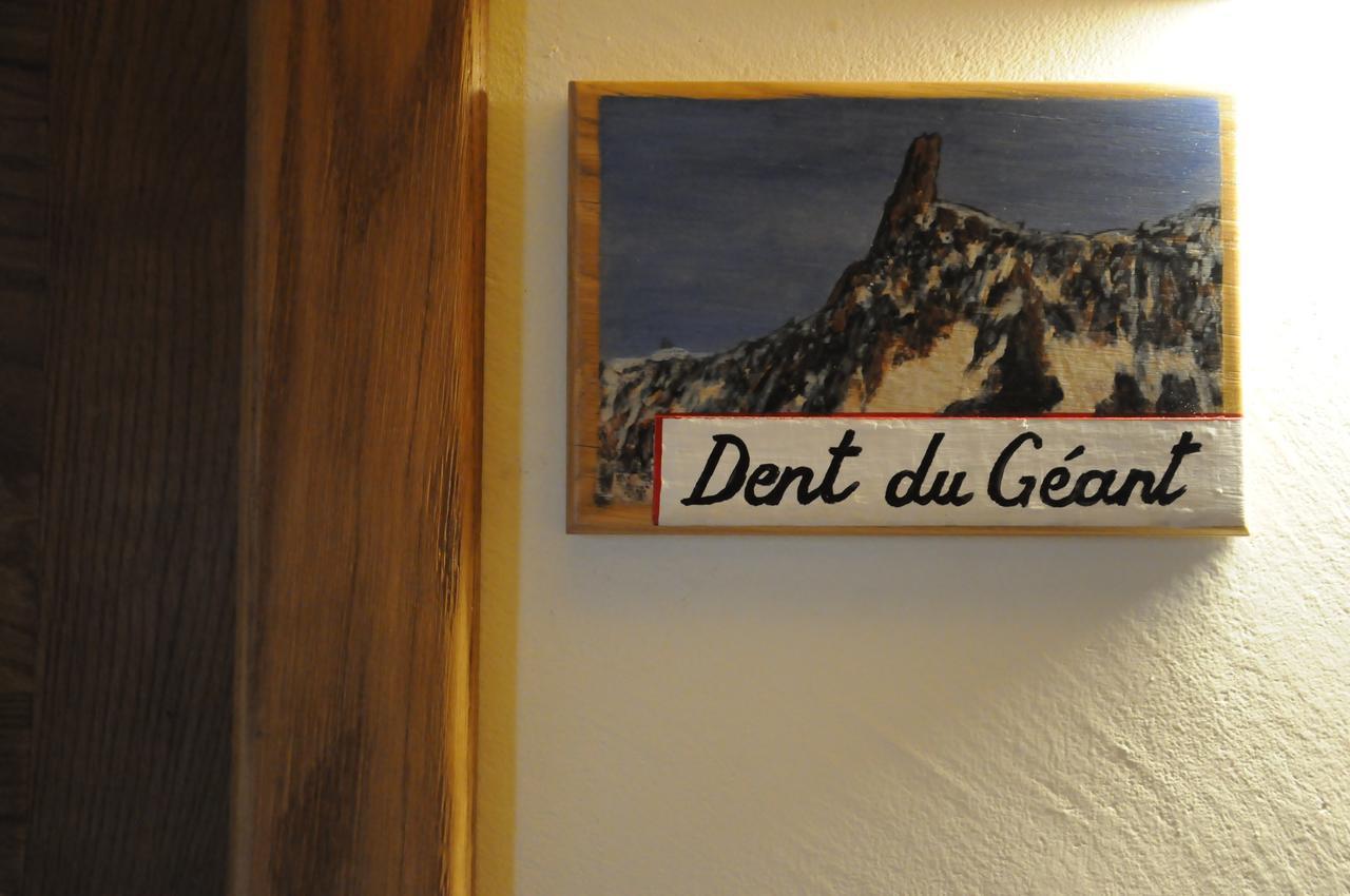L'Abri Des Amis Hotel Courmayeur Exterior photo