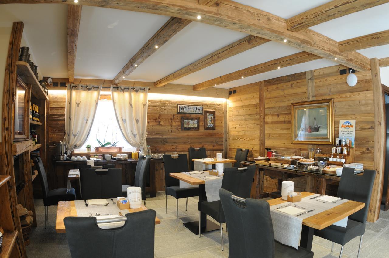 L'Abri Des Amis Hotel Courmayeur Exterior photo